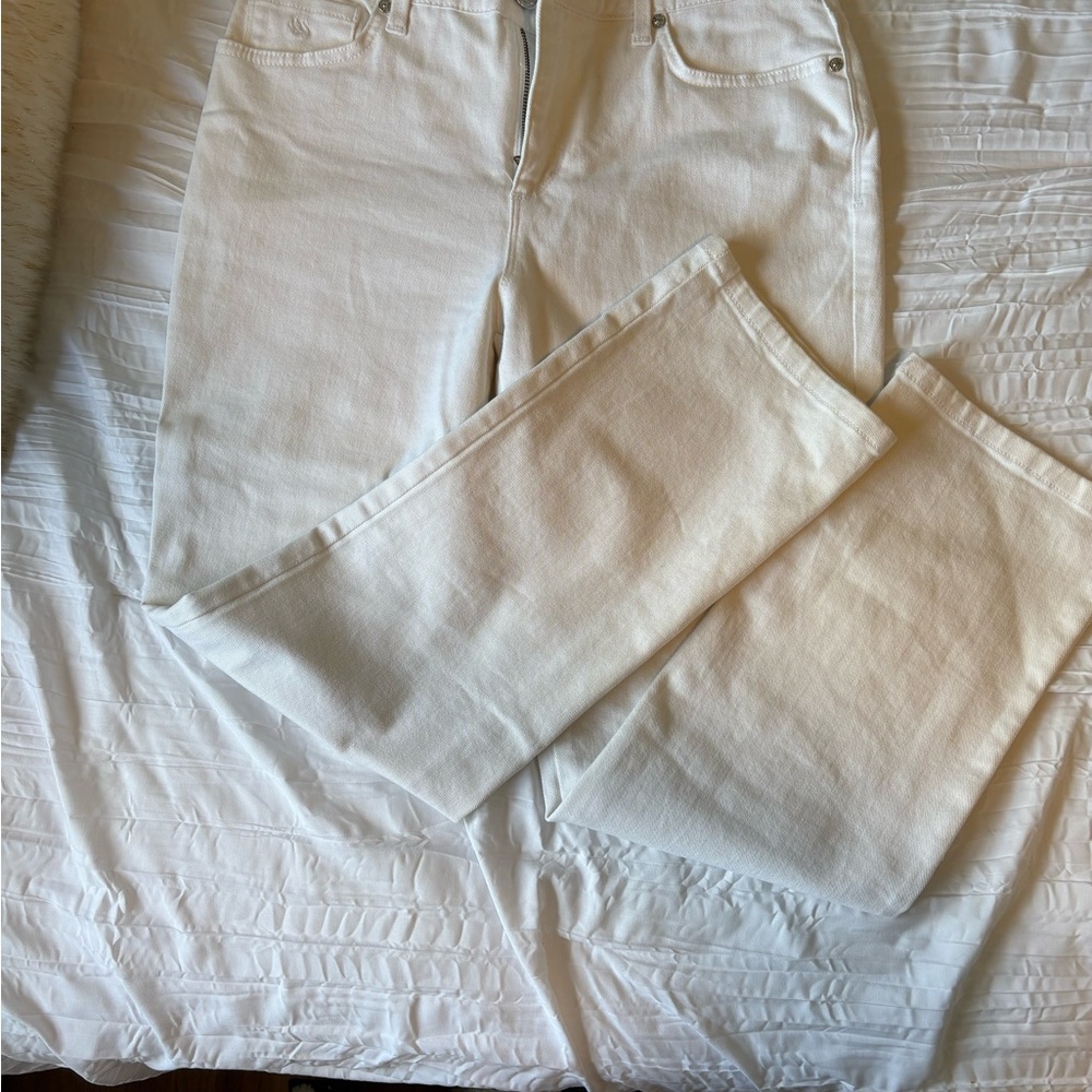 Gloria Vanderbilt White Jeans with Purple Label
